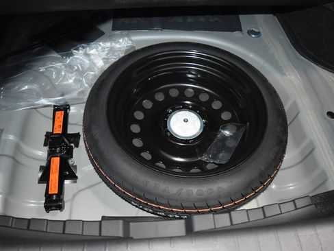 New 2025 Nissan Sentra SR w/ SR Premium Package image 27