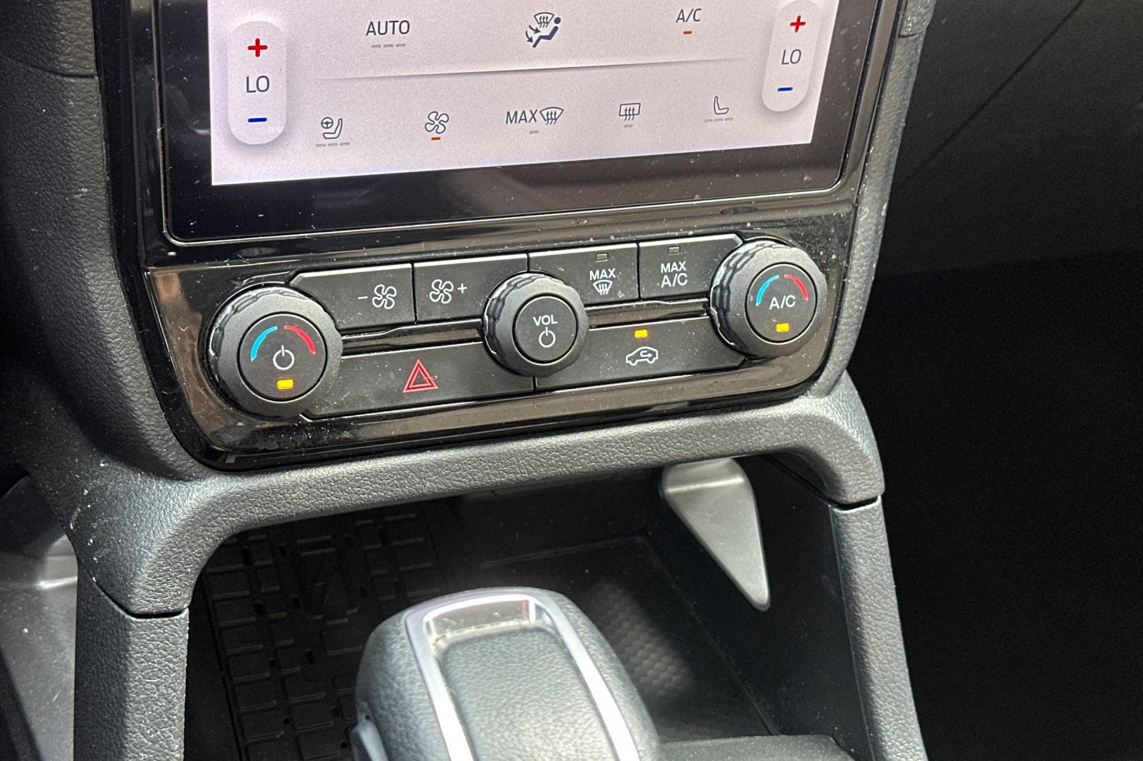 Used 2024 Ford Ranger Lariat w/ Trailer Tow Package RWD image 19