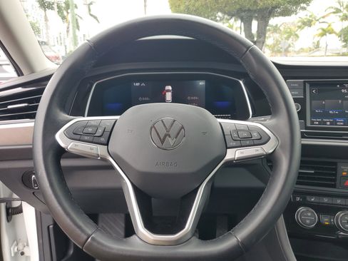 Used 2023 Volkswagen Jetta SE w/ Panoramic Sunroof Package image 27