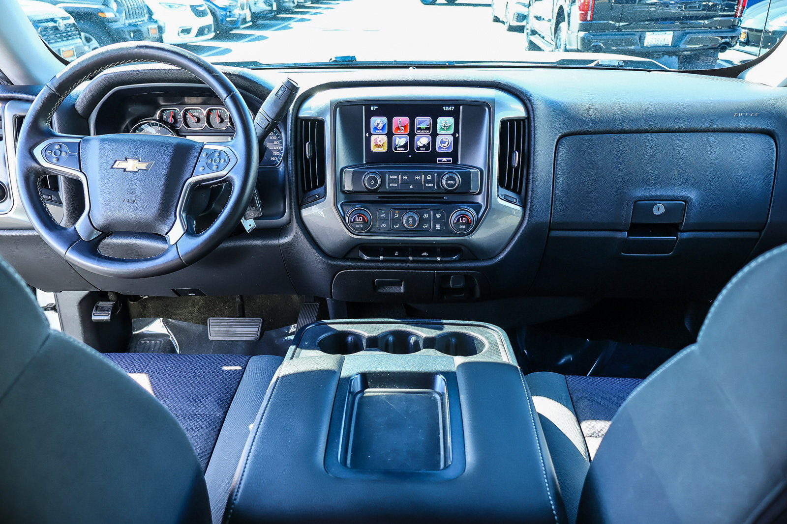 Used 2018 Chevrolet Silverado 1500 LT w/ LT Eassist Package AWD/4WD image 6