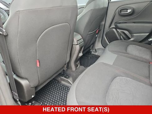 Used 2022 Jeep Renegade Trailhawk AWD/4WD image 17