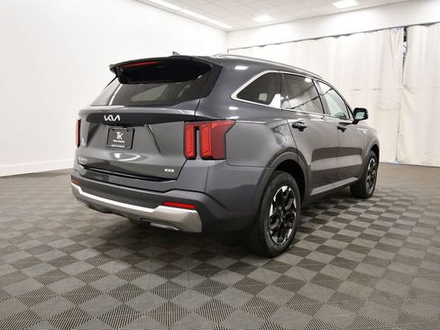Certified 2024 Kia Sorento S AWD/4WD image 8