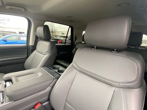 New 2026 Ford Expedition Active image 20