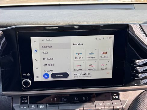 Used 2025 Toyota Camry SE image 21