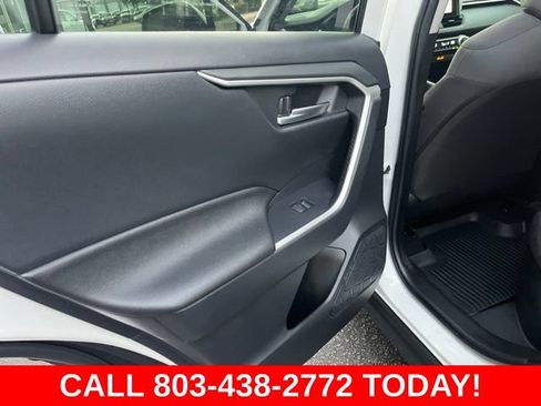 Used 2025 Toyota RAV4 XLE AWD/4WD image 10