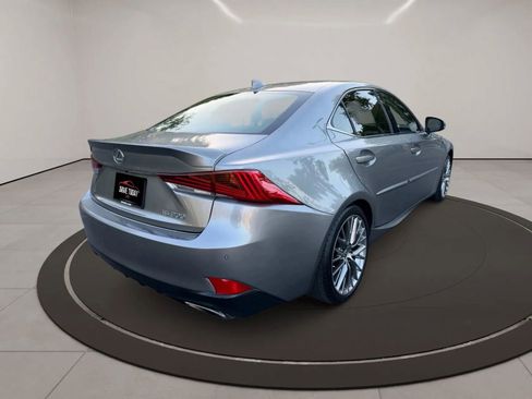 Used 2018 Lexus IS 300 w/ Comfort Package RWD image 6
