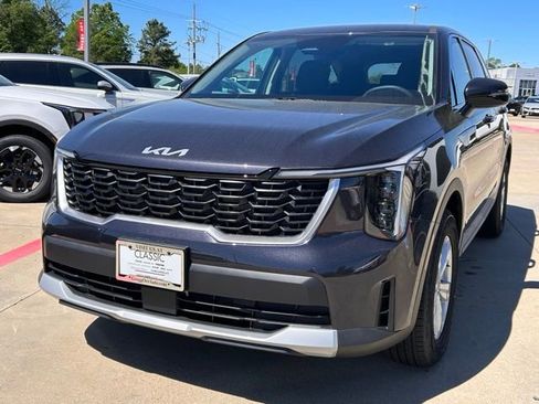 Used 2026 Kia Sorento LX image 3