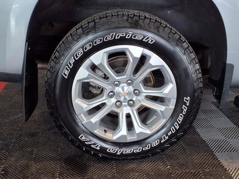 Used 2024 Chevrolet Silverado 1500 LTZ AWD/4WD image 8