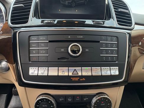 Used 2019 Mercedes-Benz GLS 550 4MATIC image 21