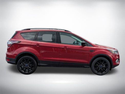 Used 2018 Ford Escape SE image 3