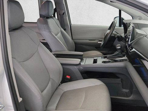 Used 2023 Toyota Sienna Limited AWD/4WD image 25