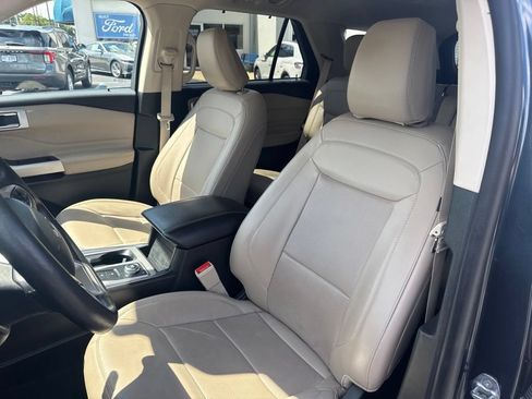 Certified 2023 Ford Explorer Limited w/ Equipment Group 301A AWD/4WD image 16