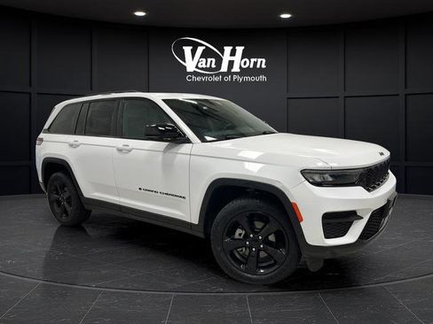 Used 2023 Jeep Grand Cherokee Altitude AWD/4WD image 1