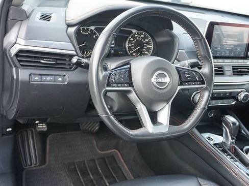 Used 2024 Nissan Altima 2.5 SR FWD image 6