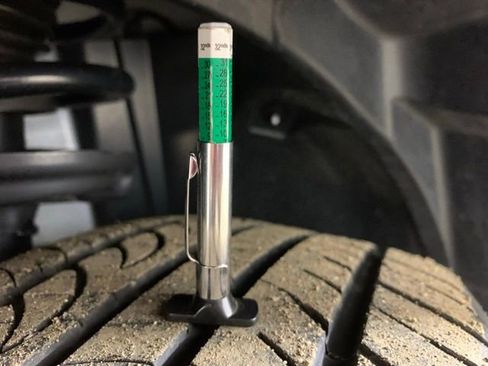 Used 2025 Jeep Compass Limited image 36