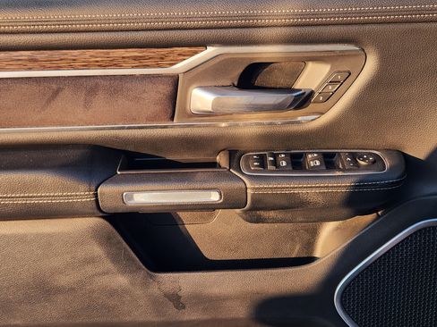 Used 2020 RAM 1500 Laramie image 24