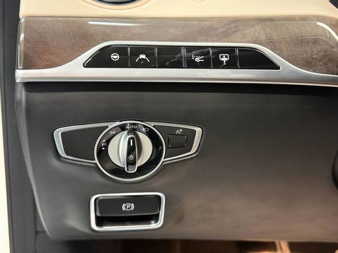 Used 2019 Mercedes-Benz S 560 Sedan image 29