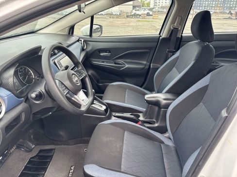 Used 2025 Nissan Versa SV FWD image 22