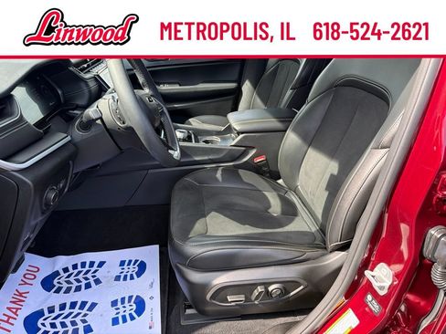 Used 2025 Jeep Grand Cherokee L Laredo AWD/4WD image 16