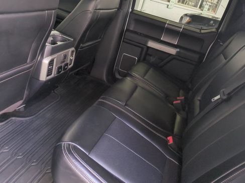 Used 2020 Ford F150 Lariat w/ Equipment Group 502A Luxury AWD/4WD image 13