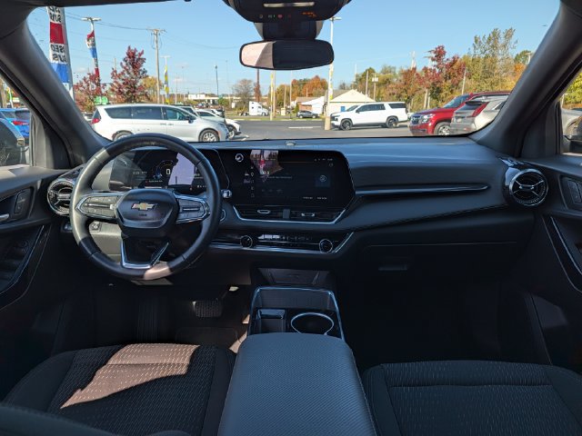 Used 2025 Chevrolet Equinox LT FWD image 11