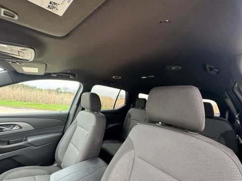 Used 2023 Chevrolet Traverse LT image 27