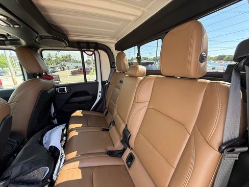 Used 2020 Jeep Gladiator Rubicon AWD/4WD image 26