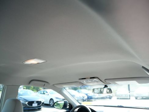 Used 2016 Toyota Camry LE FWD image 32