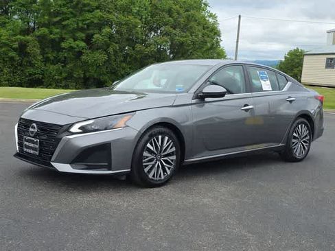 Used 2023 Nissan Altima 2.5 SV FWD image 10