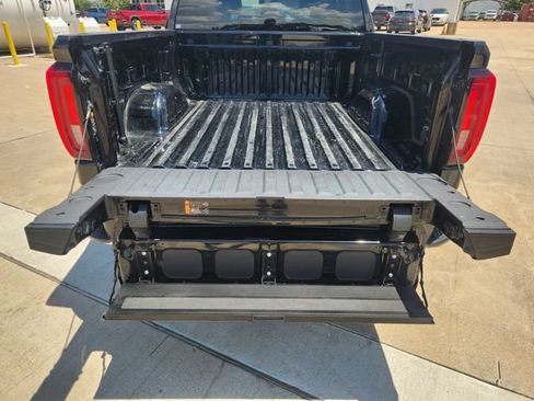 Used 2025 GMC Sierra 1500 SLT RWD image 33