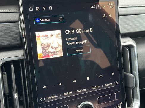 Used 2025 GMC Acadia Elevation image 19