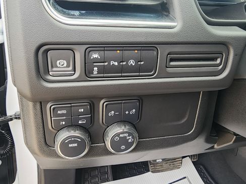 Used 2024 Chevrolet Tahoe LT AWD/4WD image 14