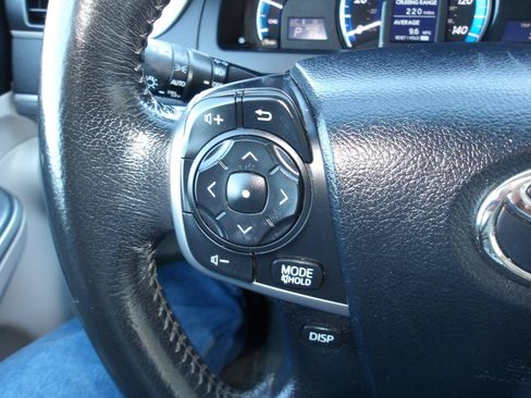Used 2013 Toyota Camry XLE w/ Leather Pkg FWD image 16