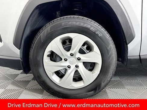 Certified 2020 Toyota RAV4 LE image 4