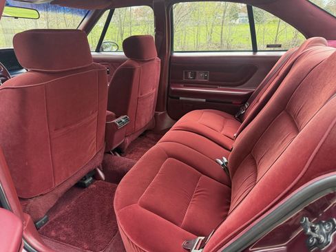 Used 1992 Oldsmobile 88 Royale LS FWD image 11