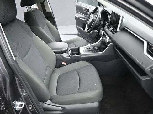 Used 2025 Toyota RAV4 LE AWD/4WD image 14