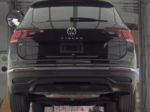 Used 2024 Volkswagen Tiguan SE image 6