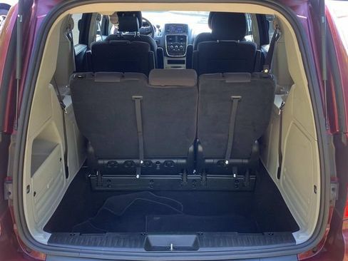 Used 2018 Dodge Grand Caravan SE w/ UConnect Hands-Free Group FWD image 28