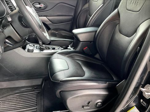 Used 2022 Jeep Cherokee Limited w/ Mopar Interior Package AWD/4WD image 19