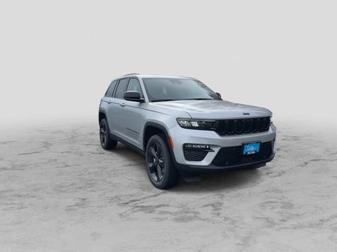 New 2025 Jeep Grand Cherokee Limited w/ Luxury Tech Group II image 9