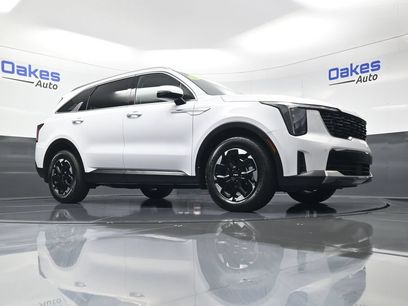 New 2025 Kia Sorento S w/ Panoramic Sunroof Package