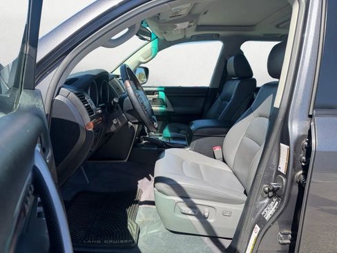 Used 2008 Toyota Land Cruiser image 11