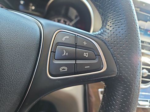 Used 2018 Mercedes-Benz GLC 300 image 25