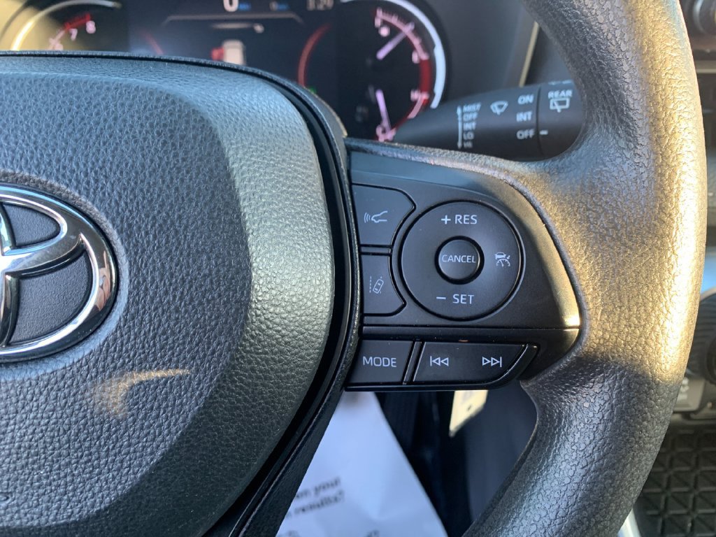 Used 2024 Toyota RAV4 LE AWD/4WD image 28