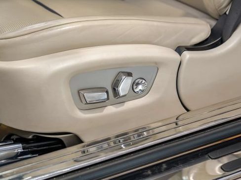 Used 2017 Rolls-Royce Wraith RWD image 50