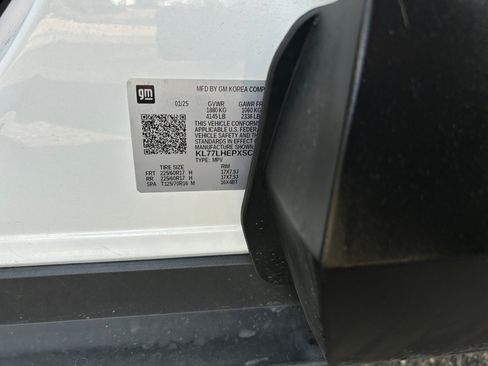 Used 2025 Chevrolet Trax LT w/ Driver Confidence Package FWD image 25