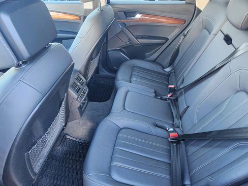Used 2022 Audi Q5 2.0T Premium w/ Convenience Package image 22