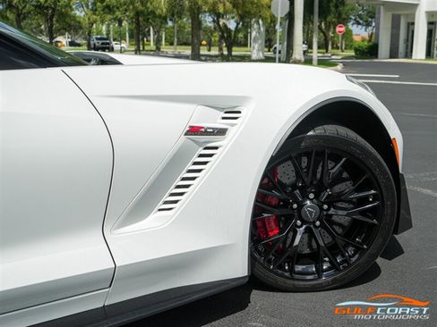 Used 2016 Chevrolet Corvette Z06 w/ 3LZ Preferred Equipment Group RWD image 61
