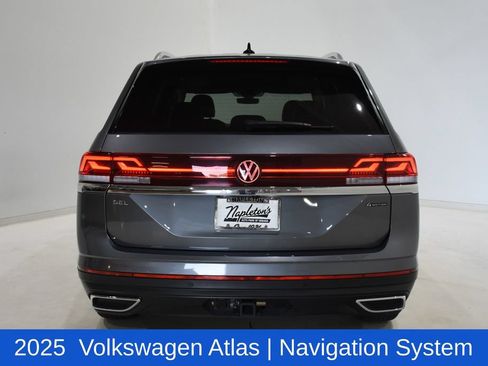 Used 2025 Volkswagen Atlas SEL AWD/4WD image 5