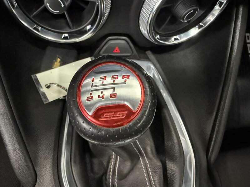 Used 2022 Chevrolet Camaro SS RWD image 12